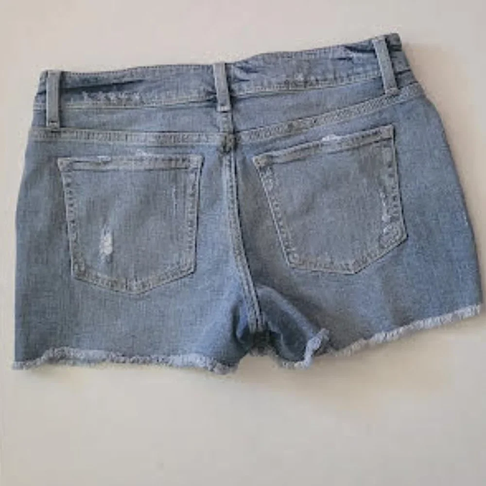 Maurices distressed jean shorts - Size 7/8 - Picture 4 of 7